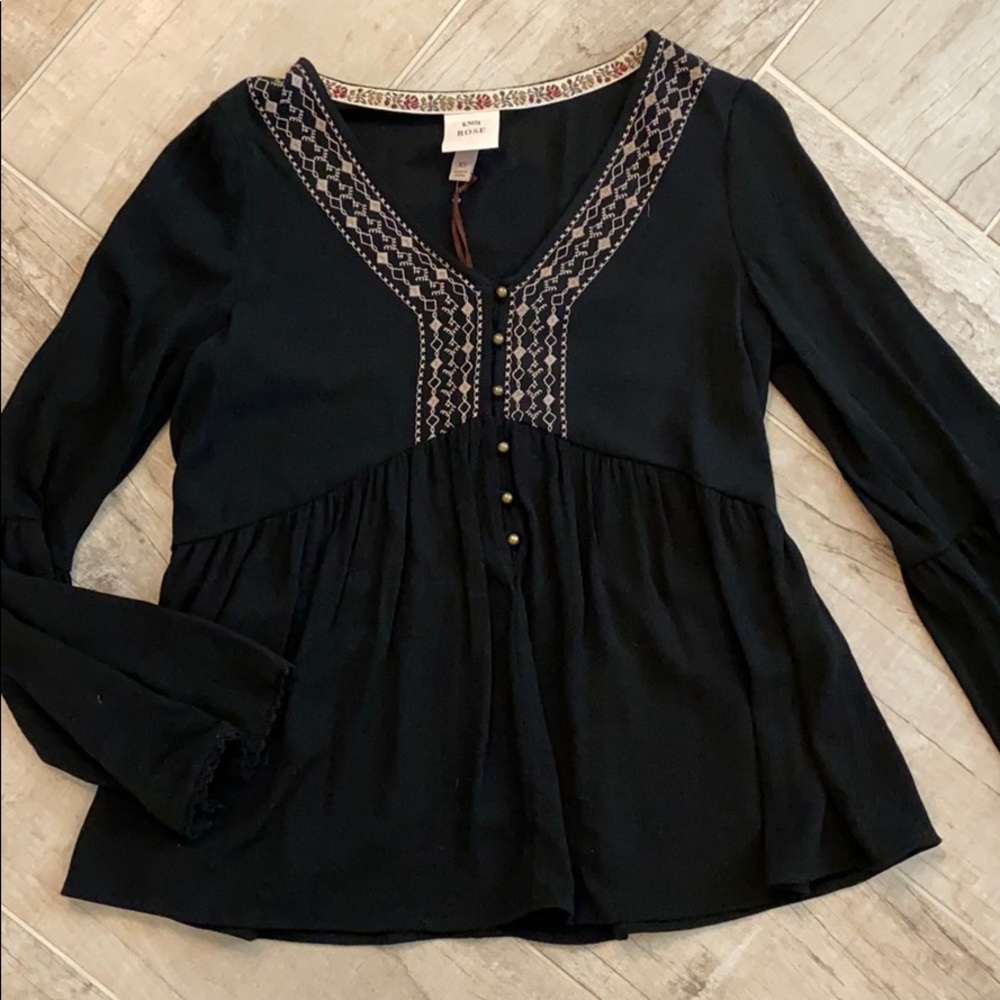 Knox Rose size XS black top